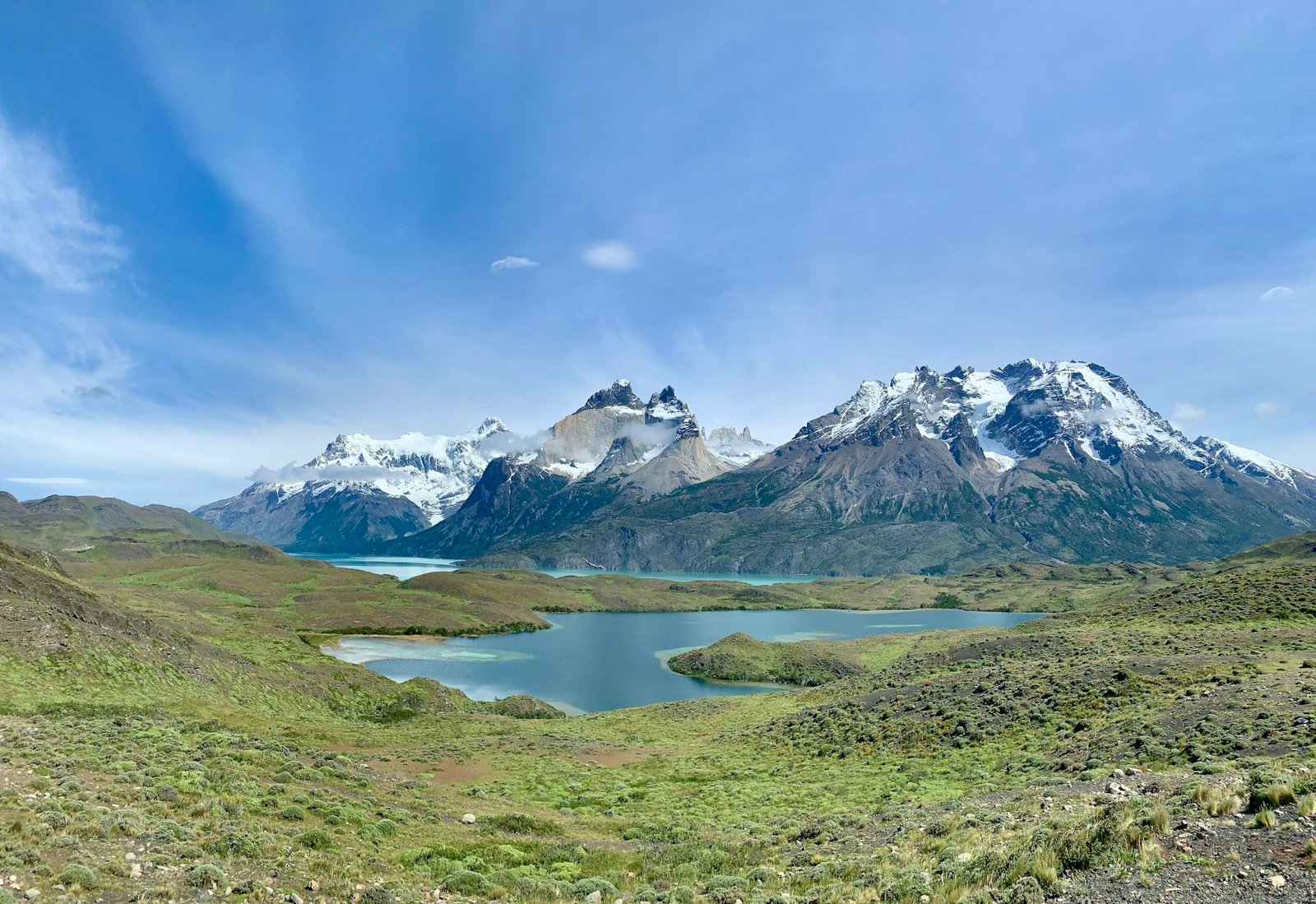 Lago e montanhas na Patagônia
